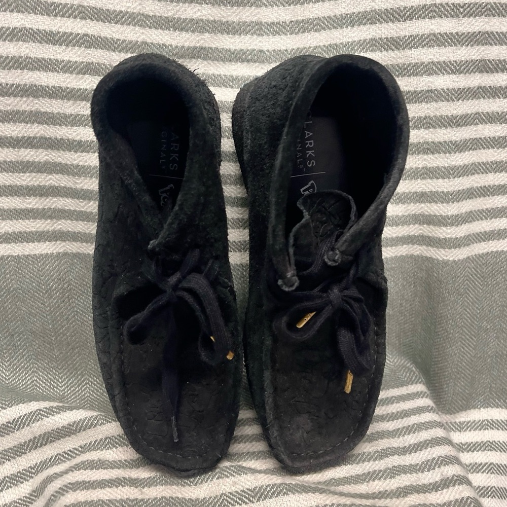 Clarks x Pokemon black wallabee boots - Picture 5 of 12